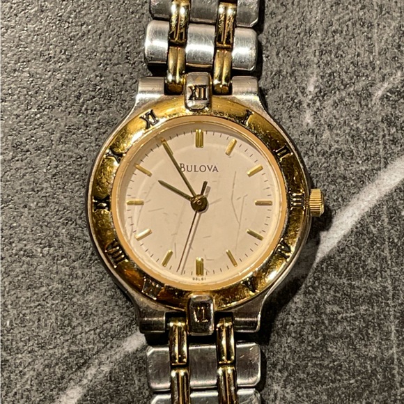 Bulova Watch not keeping time sold as is. - Picture 1 of 6